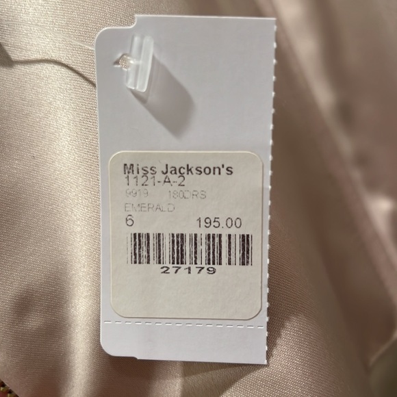 Naven, size 6, emerald green spaghetti strap mini with pendulum around waist. - Picture 6 of 7